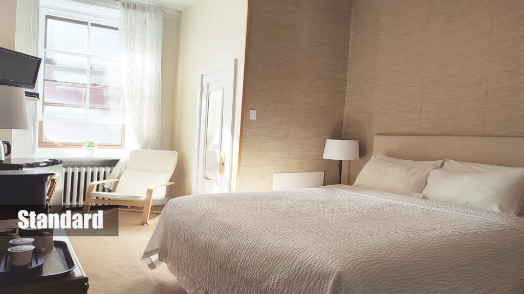 hotel-terrasse-dufferin-chambre-7-Queen-Standard.jpg
